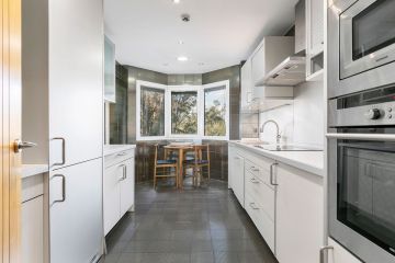 https://cdn.resales-online.com/public/vfg5a1ae82/properties/a9d4bb34912011ef84cf0217bc231ef4/w1200/7-aa4cc561180b369757c0bb4af9886cd3.jpg?v=1729679481